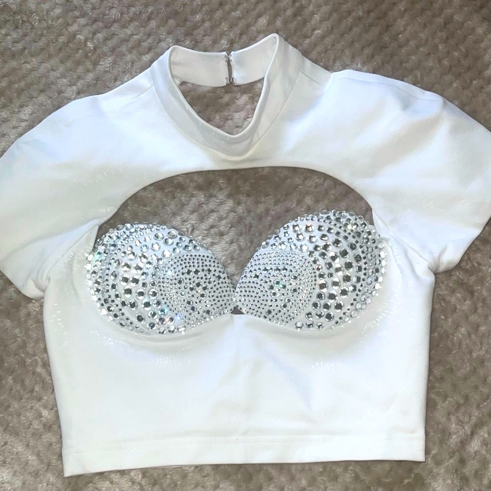 Beautiful brand new swavorski crystal top brand new with tags never worn!